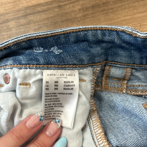 American Eagle Comfort Stretch Waistband Mom Straight Jean Size 000 Regular - Picture 6 of 6